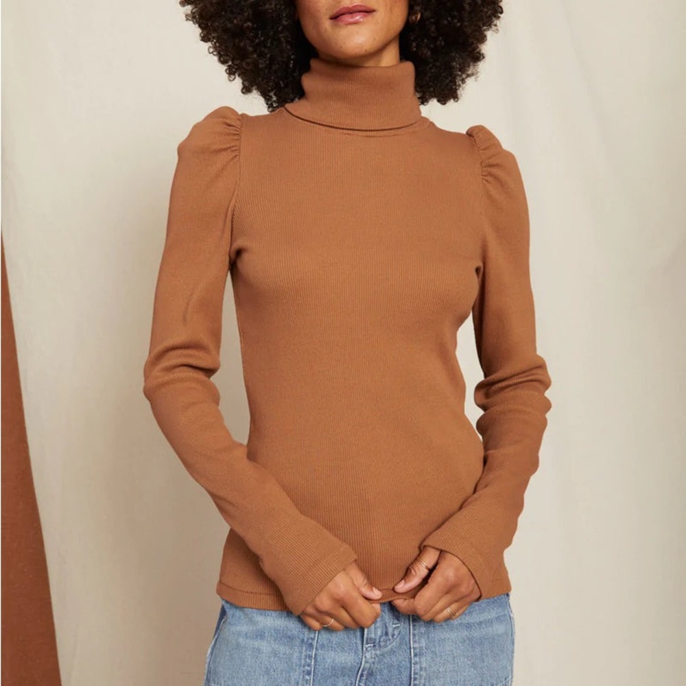AMO Puff Long Sleeve Turtleneck, Size M